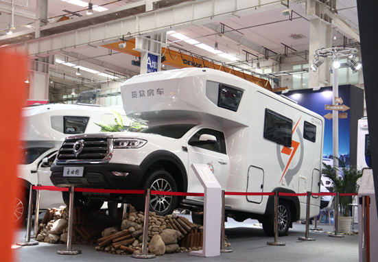 年度新車、自動檔、四驅(qū)，能選的房車